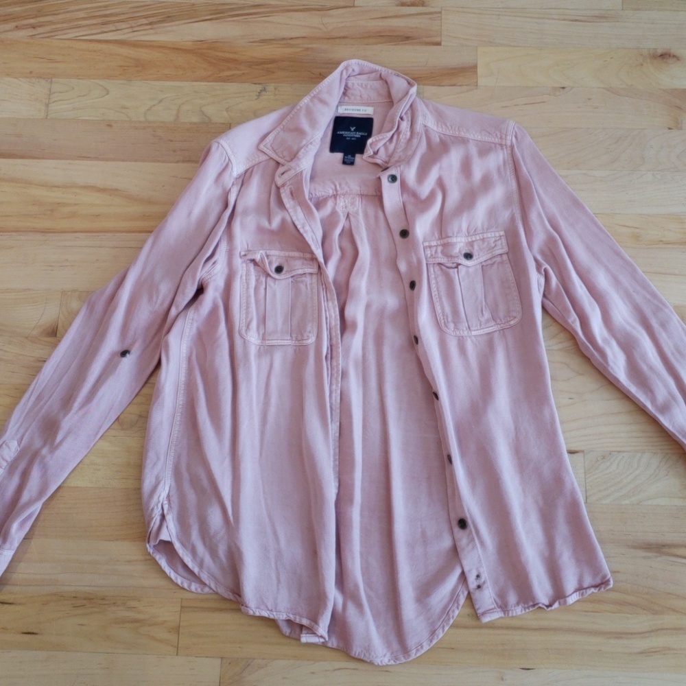 American Eagle Button Down Long Sleeve